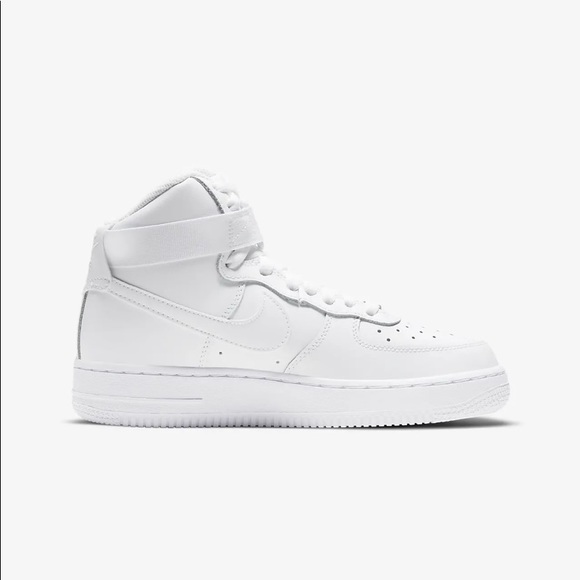Nike Other - Gradeschool Air Force 1s size 5 big kid only been worn once